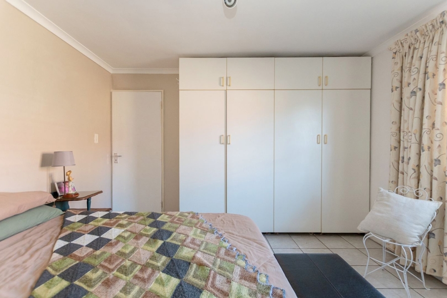 3 Bedroom Property for Sale in Middedorp Western Cape